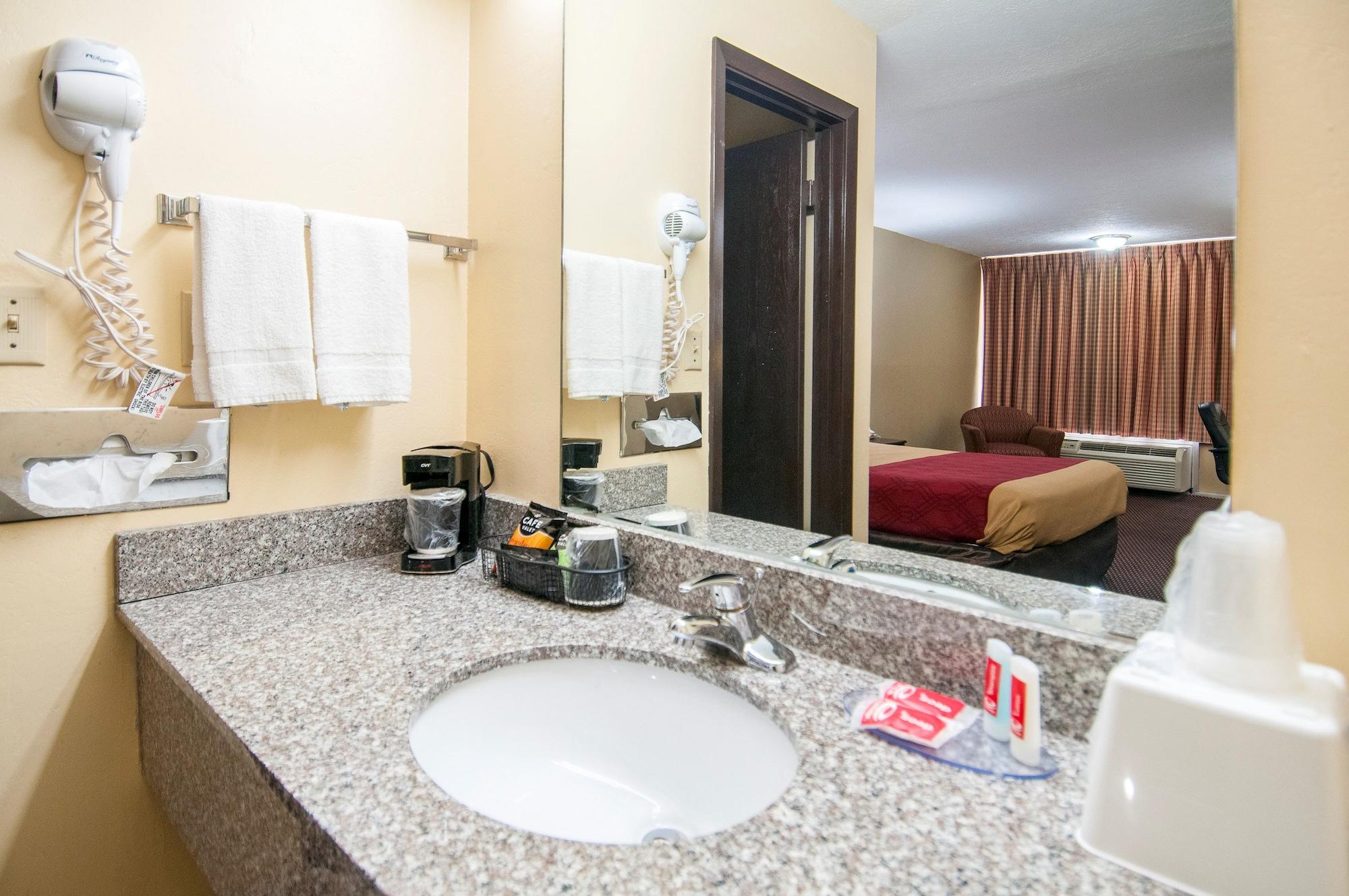 רולה Econo Lodge Near Missouri University Of Science And Technology מראה חיצוני תמונה